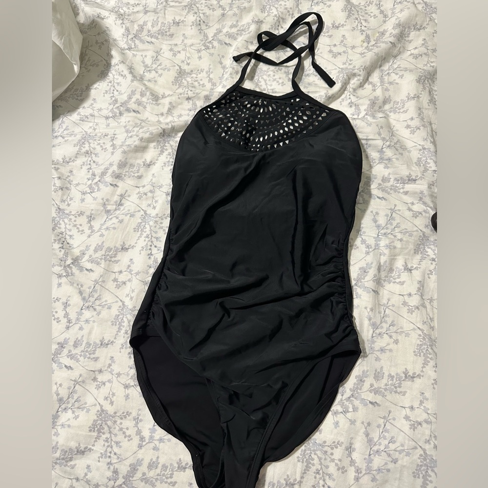 Merona women’s one piece swimsuit